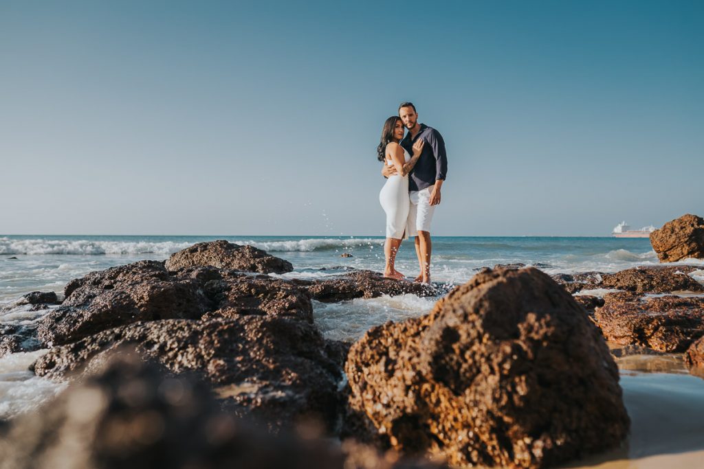 foto de casal na praia de Meireles em Fortaleza - CE