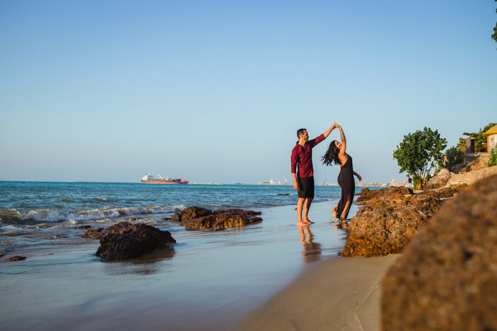 foto de casal na Praia de Meireles, Fortaleza - CE