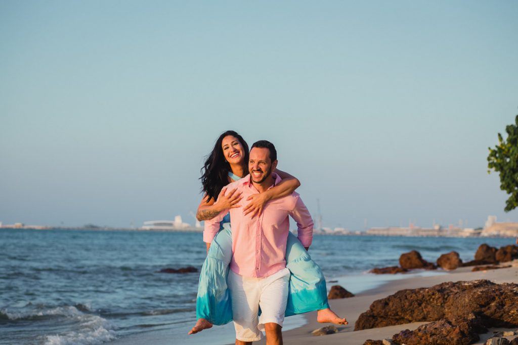 foto de casal na Praia de Meireles, Fortaleza - CE