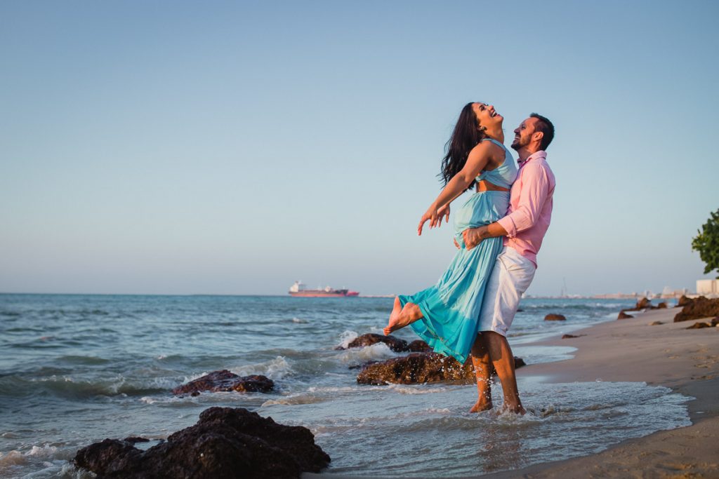 foto de casal na Praia de Meireles, Fortaleza - CE